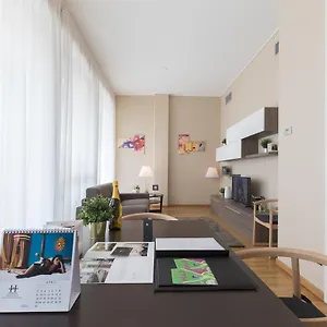Hemeras Boutique Homes - Design Near Duomo Cathedral Milano